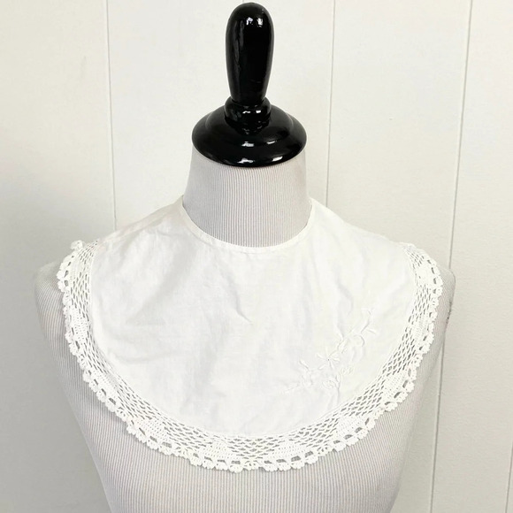 Vintage Off White Annie Cotton Crochet Edge Fabric Button Back Lace Collar - Picture 1 of 15